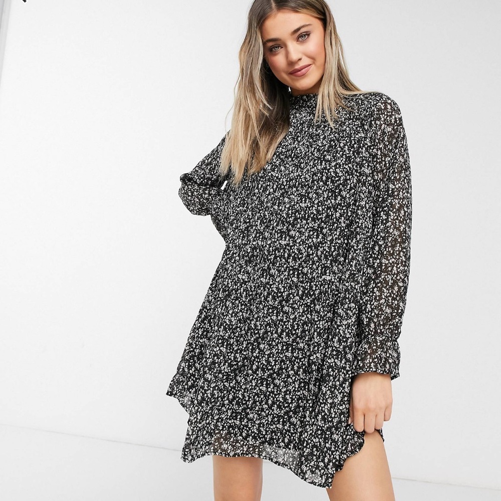NWT - ASOS Pleated Mock Neck Shift Dress - Size 10